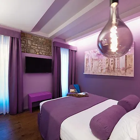 73 Boutique Szálloda 4*