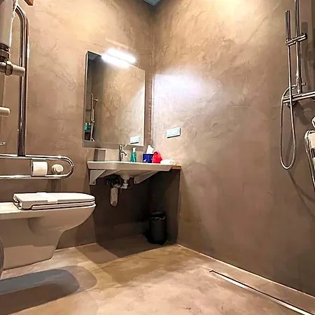 73 Boutique Hotel 4*